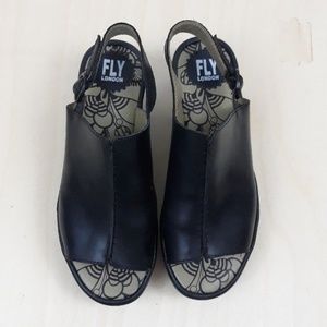 Black Bora Platform Sandal FLY LONDON